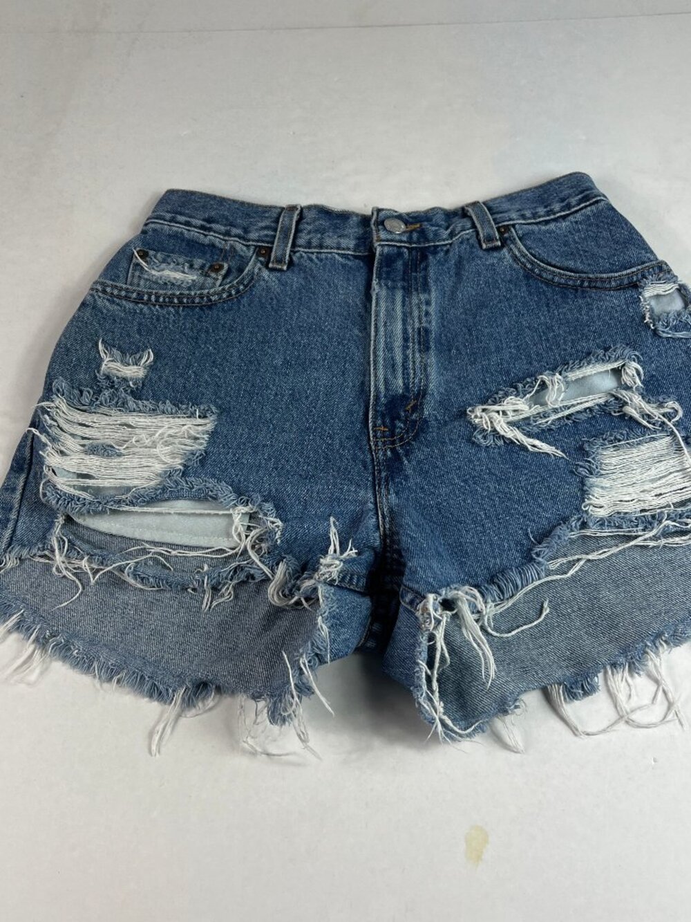 Y2K Levi's Jean Shorts Women 27* High Rise Blue Distressed Jorts USA Made Tag 10